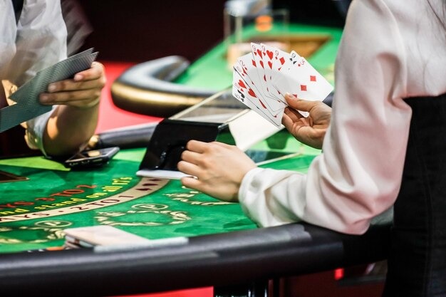Live dealer at Dragon Fishing table on dewa jp